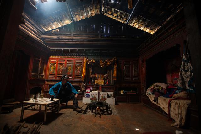 丽江旅游：泸沽湖畔的神圣祖母房