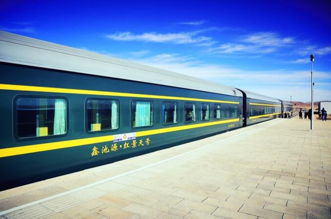 青藏铁路的火车是高铁吗？
