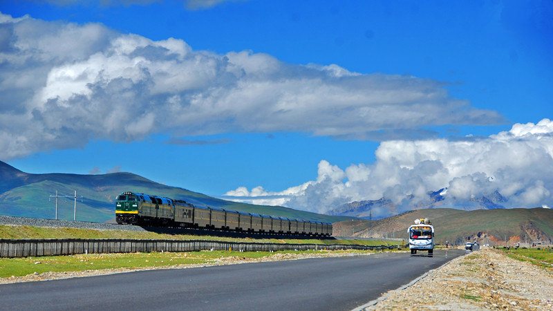 青藏铁路拉萨站多项便民措施温暖旅客2017春运回家路