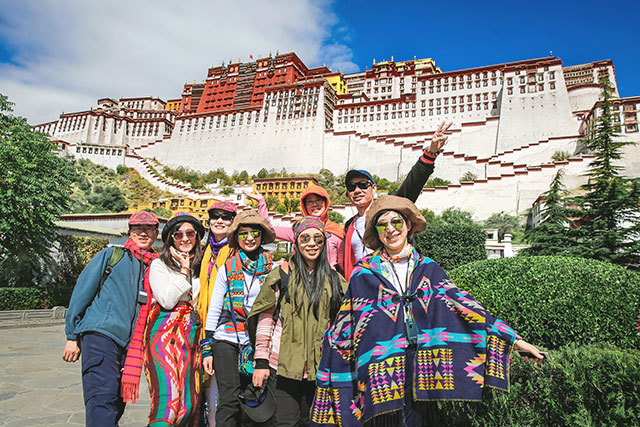 布达拉宫门票+大昭寺门票+团队导游讲解成人套票【雪域高原，经典朝圣之旅】