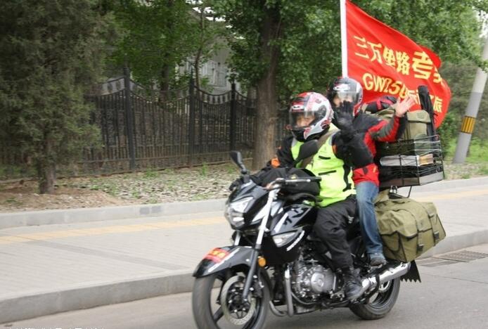 六旬夫妻骑行去西藏只为看看八千里路云和月